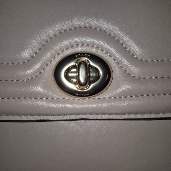 *RARE* Vintage Coach Leather Handbag - Picture 4 of 11